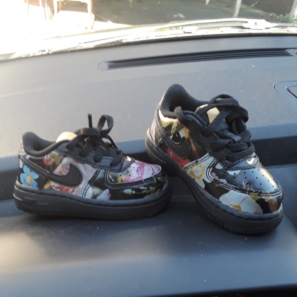 Baby shoes